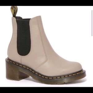 New Size 6 Dr Martens Cadence Leather Chelsea Boot
